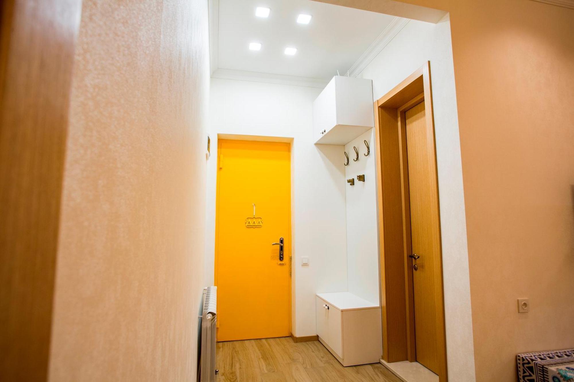 Yellow Apartment In Avlabari Tbilisi Esterno foto