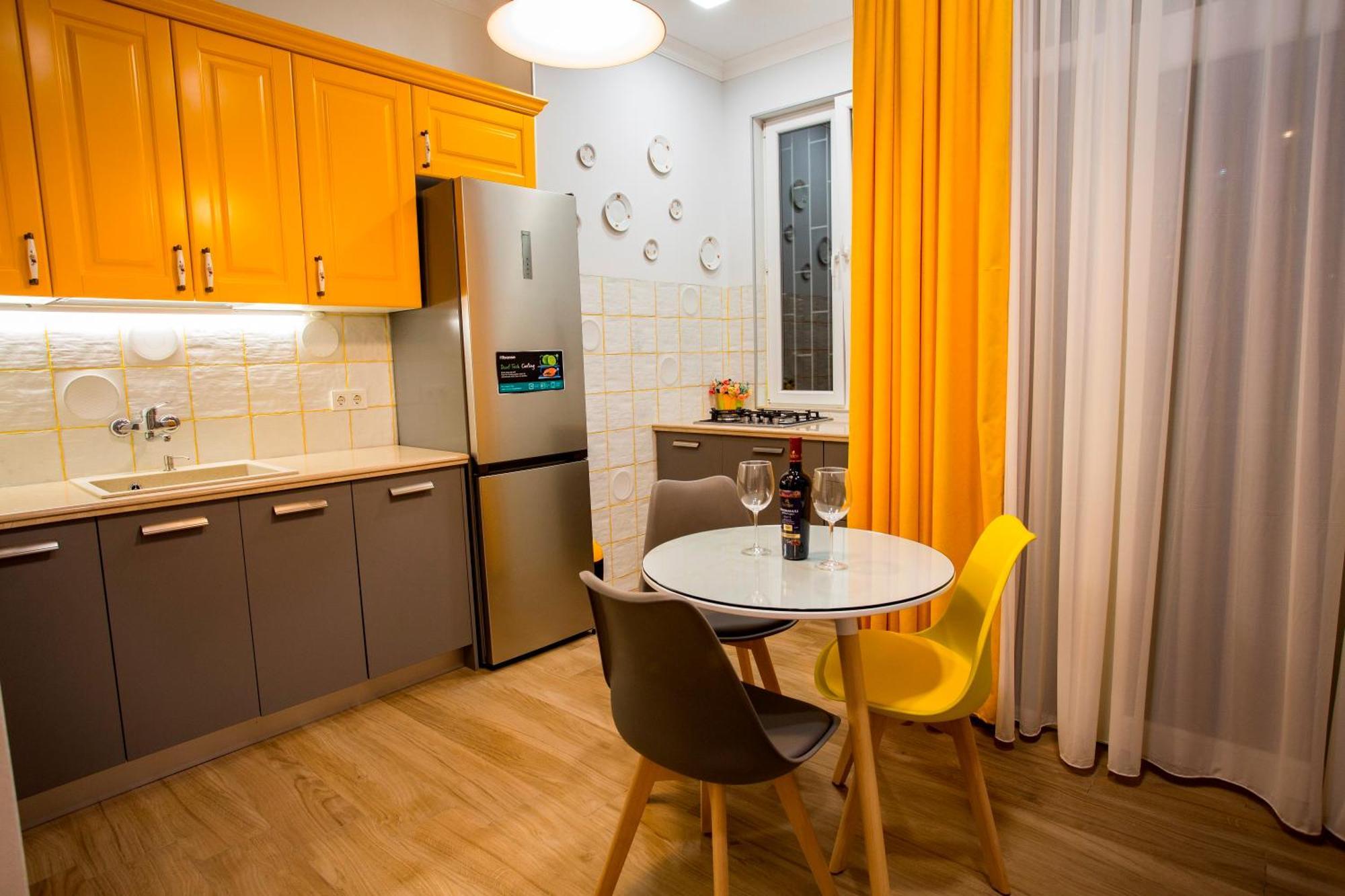 Yellow Apartment In Avlabari Tbilisi Esterno foto