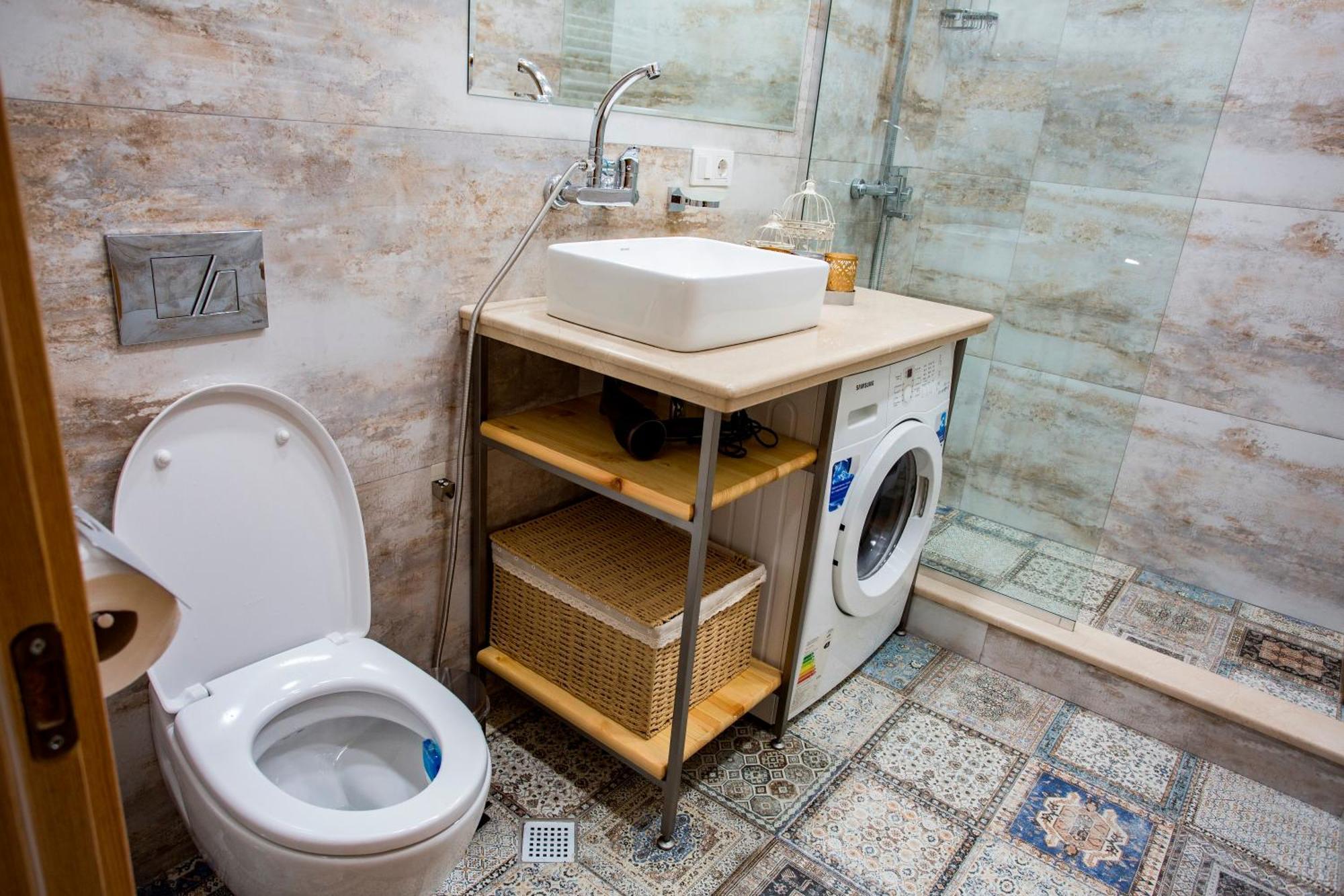 Yellow Apartment In Avlabari Tbilisi Esterno foto