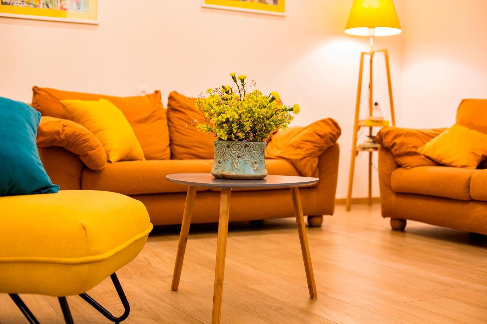 Yellow Apartment In Avlabari Tbilisi Esterno foto